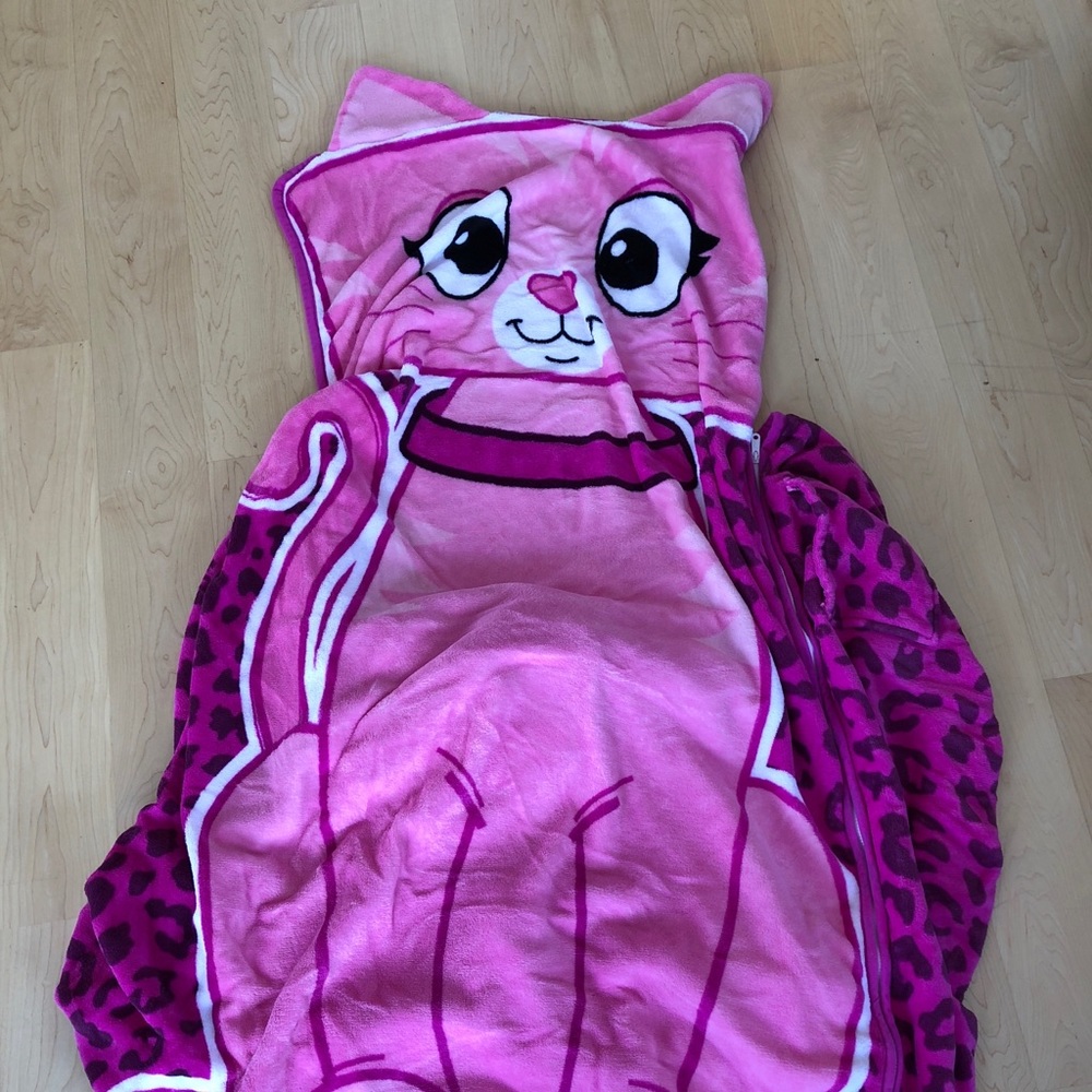 Twin size zippy sack